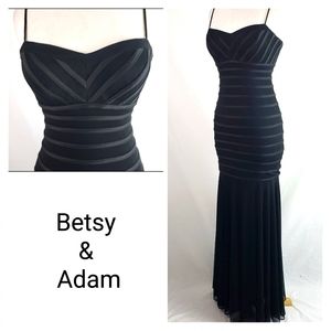 BETSY & ADAM Black Spaghetti Strap Gown, Size 4